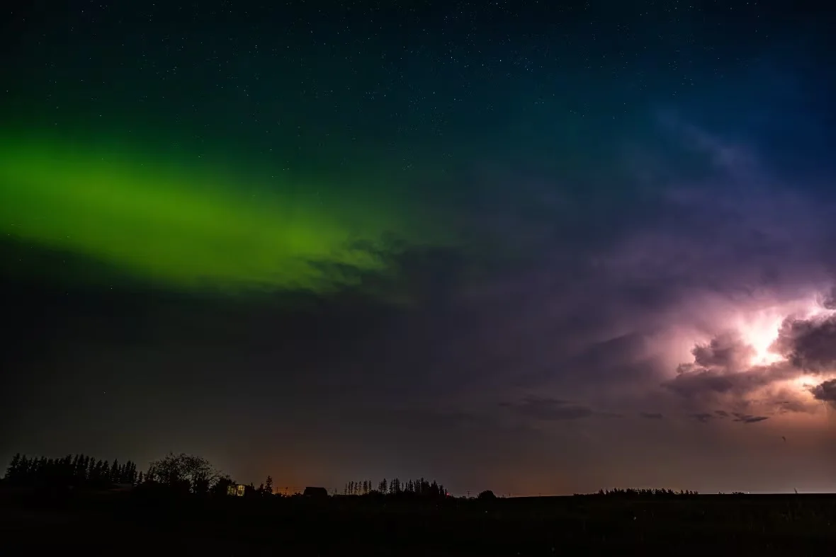 northern-lights-and-a-thunderstorm-over-melfort/Tristan Wingert via CBC