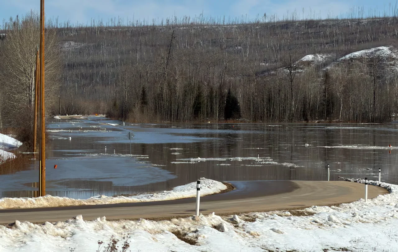 Ice jam in Alberta/Vincent Mcdermott/CBC