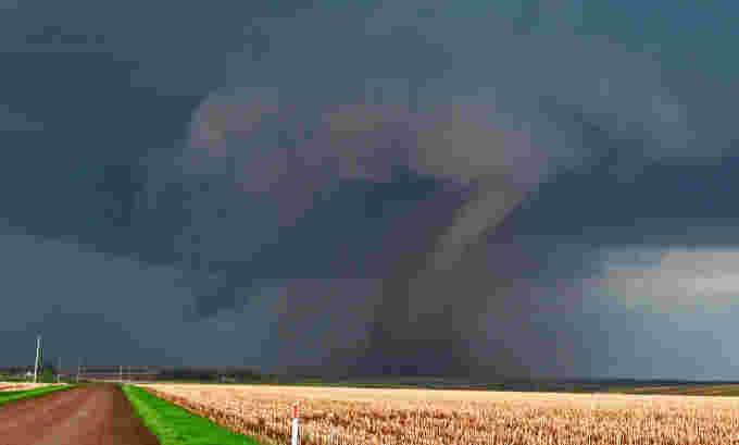 A tornado tears across the Oklahoma landscape in 2019. (Mark Robinson