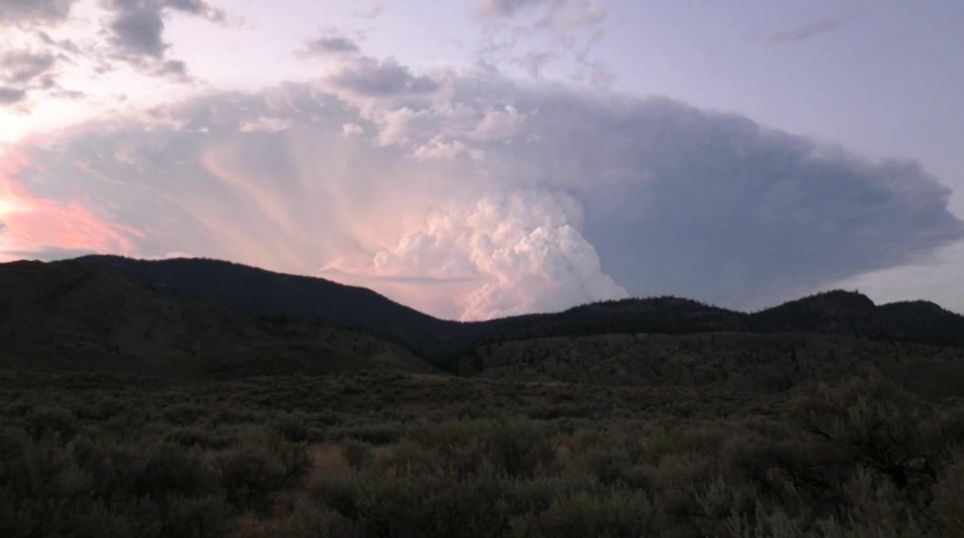 Pyrocumulus : quand les feux entraînent des orages - MétéoMédia