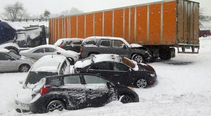 Le verglas frappe et les routes sont dangereuses