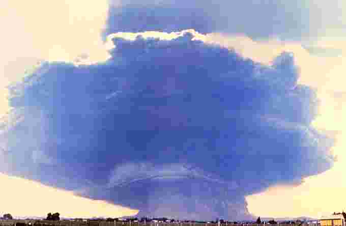 MtStHelens Mushroom Cloud