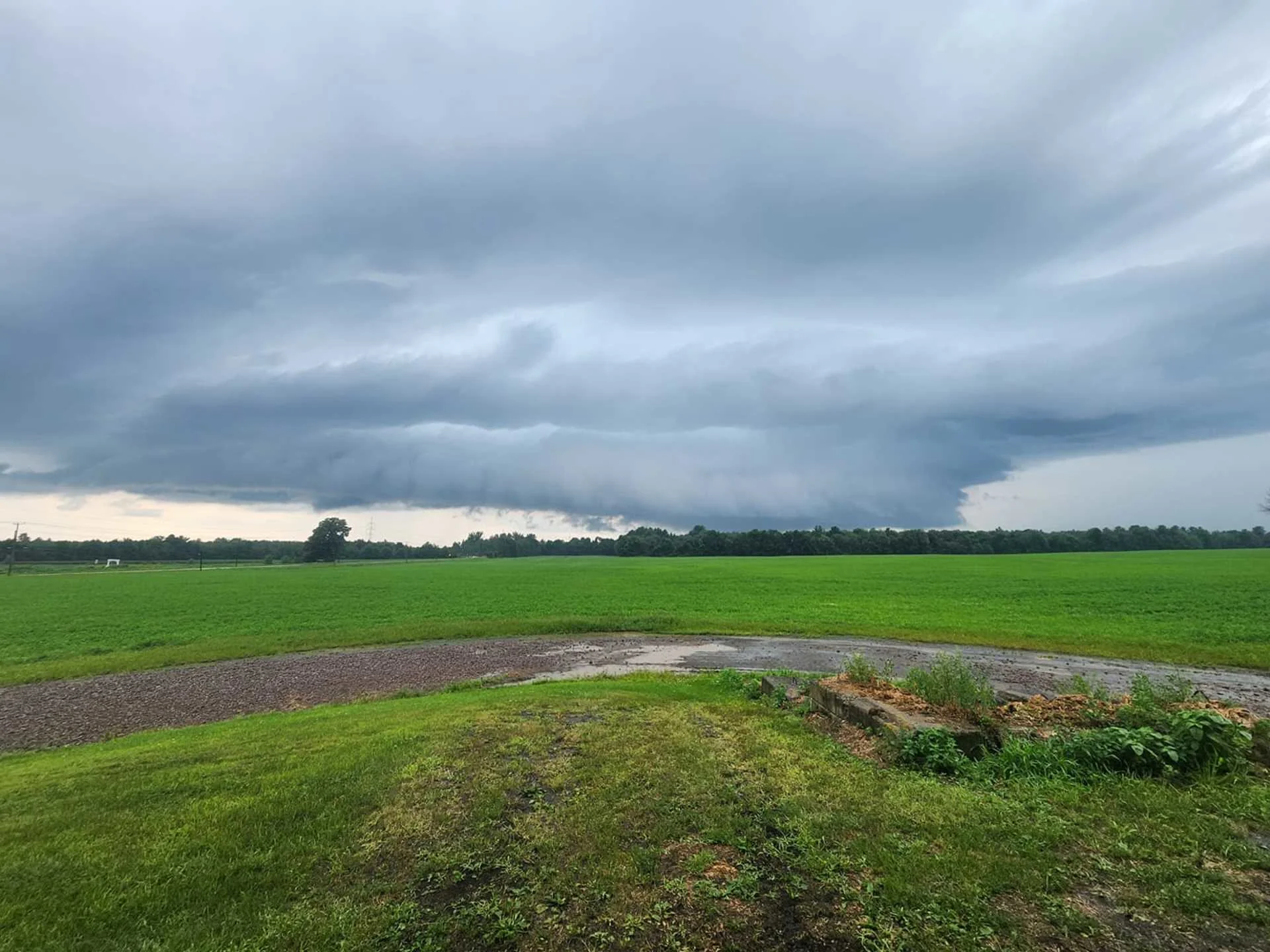 Crues subites et orages violents : une journée et une soirée très mouvementées