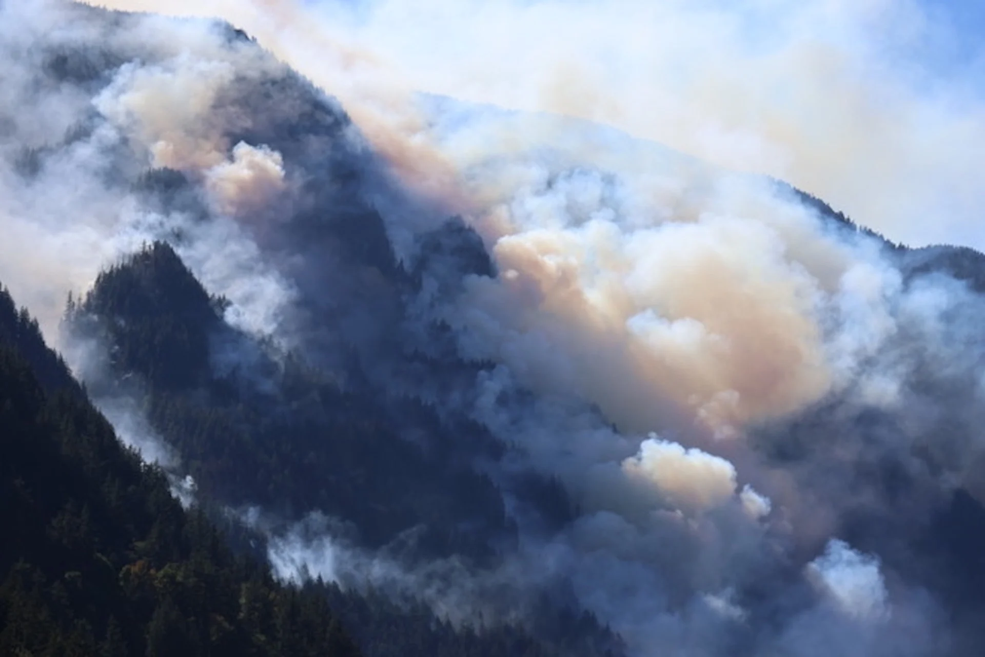 Wildfire smoke spreads from Interior to southern British Columbia