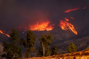 New wildfire near Los Angeles explodes to 8,000 acres, forces evacuations