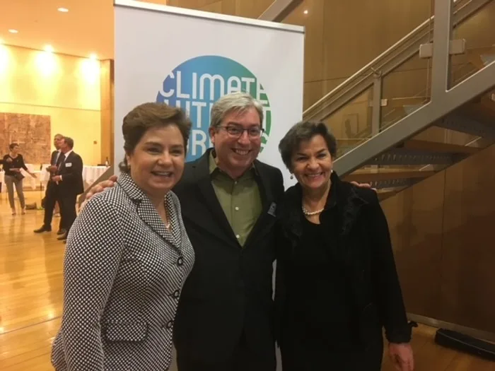 Patricia Espinosa et Christina Figueres avec votre humble serviteur (Bruxelles 2017)