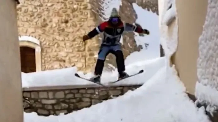 Faire du ski en plein milieu du village