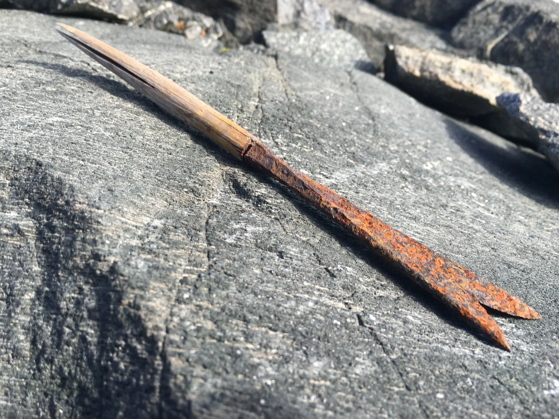 6,000-year-old hunting arrows revealed by melting ice in Norway