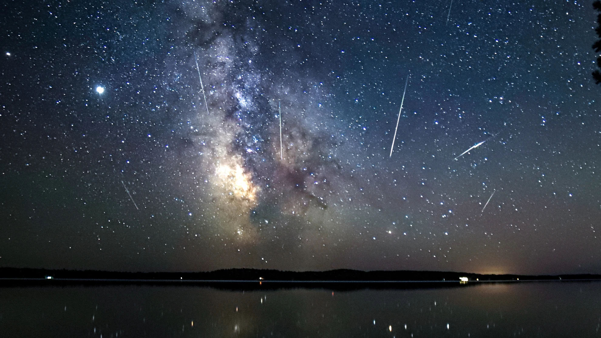 See two summer meteor showers light up the night this weekend