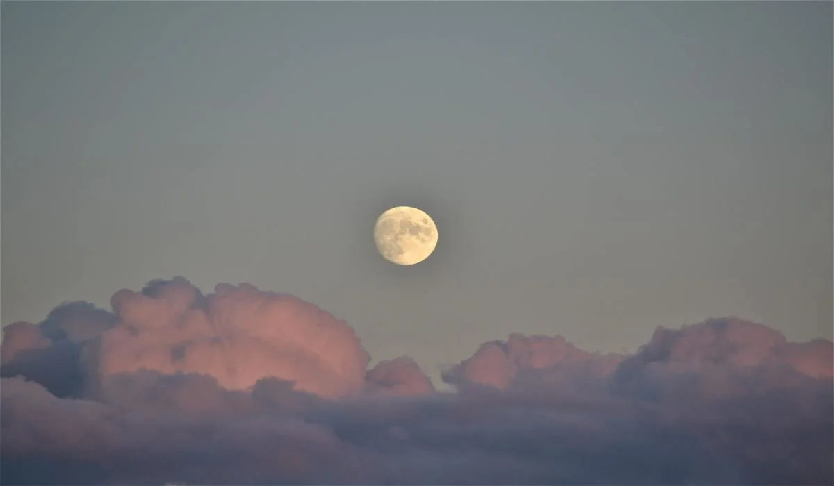 Levez les yeux vers le ciel, la lune réserve un spectacle particulier