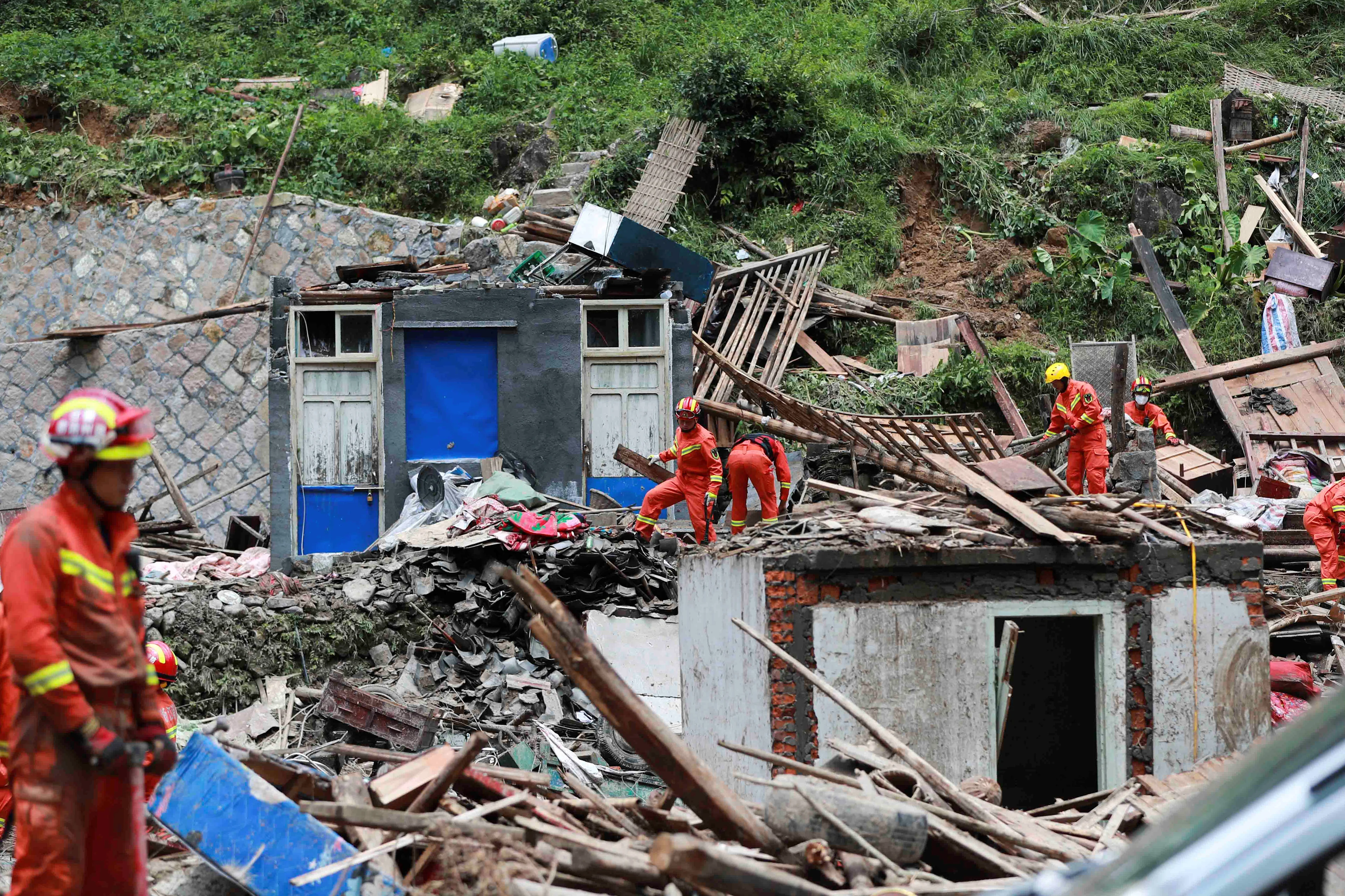 ASIA-STORM-CHINA2