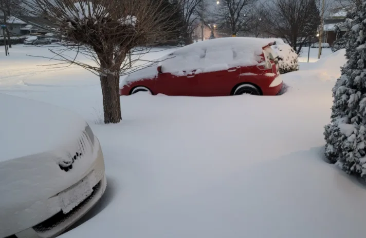 Ontario wakes to major Tuesday snow, widespread school closures