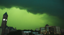 Bright green skies light up South Dakota amid severe thunderstorms 