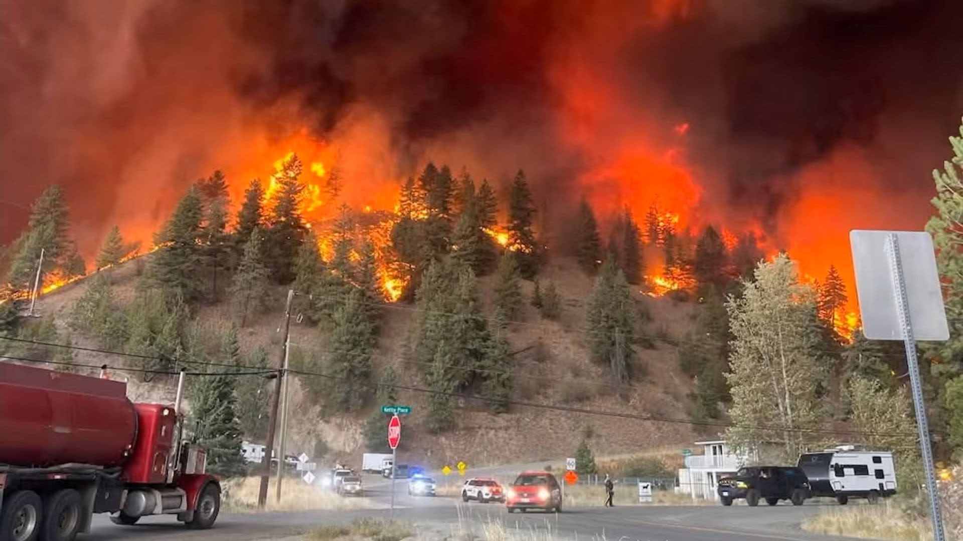 Entire Summerland community ordered to evacuate due to fast-moving wildfire