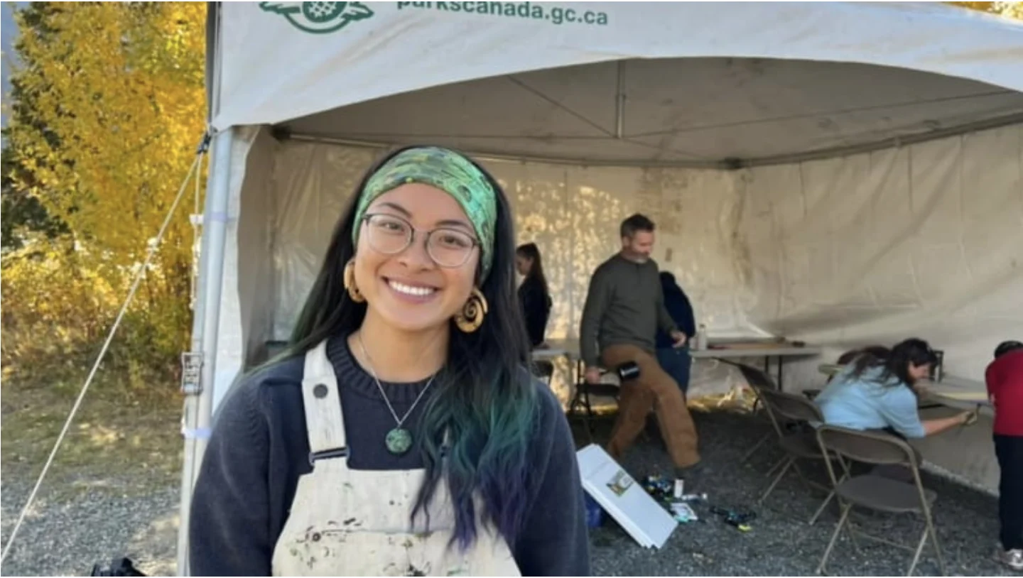 CBC: Megan Leung led an aurora-painting workshop at the Northern Nights Festival in Kluane National Park this past weekend. (Sissi De Flaviis/CBC)
