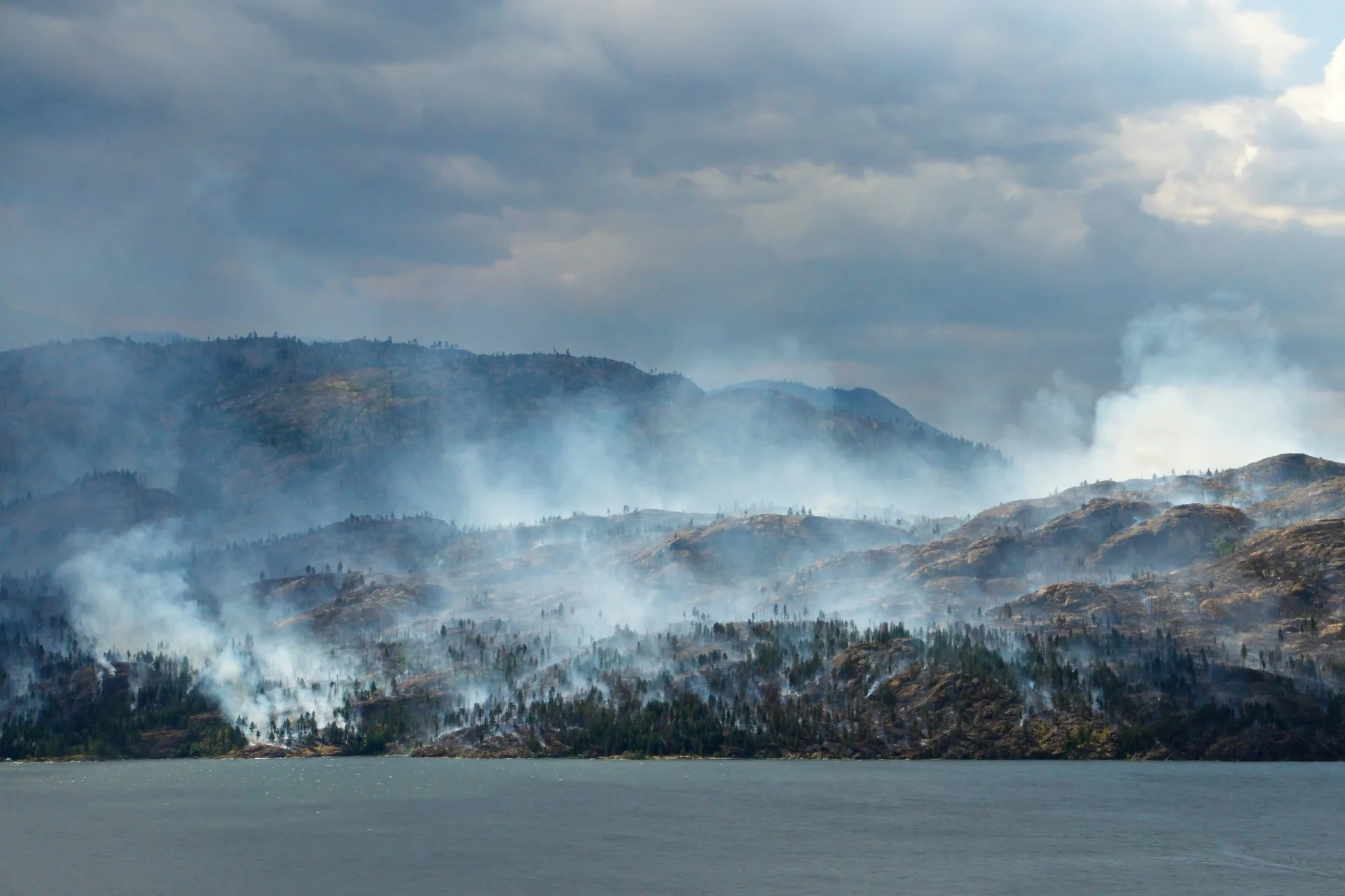 Mettre le feu pour combattre le feu