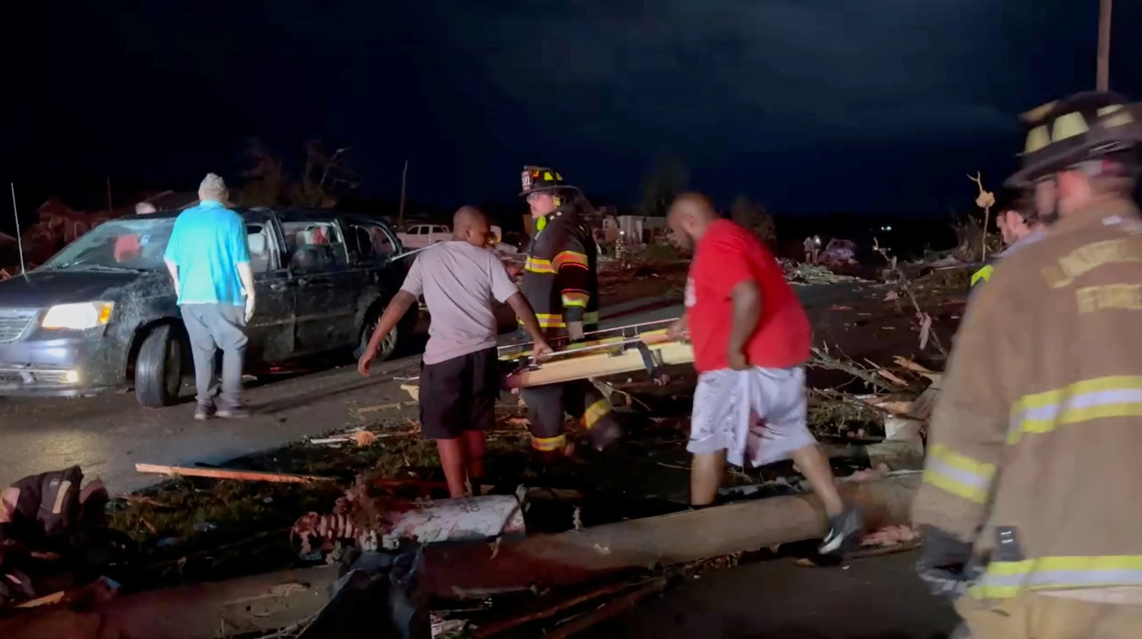 2025-05-17T180747Z 1 LYNXMPEL4G0DB RTROPTP 4 USA-WEATHER-KENTUCKY-TORNADO