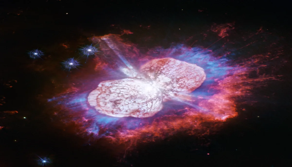 Hubble capture une explosion aux mille et une couleurs