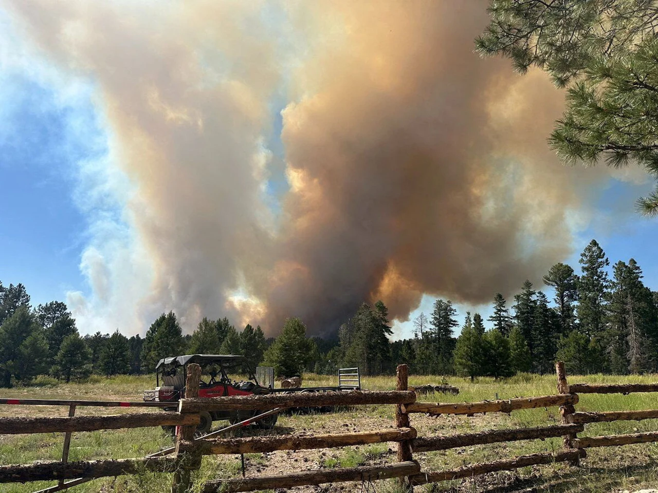  ARIZONA-WILDFIRE-GRAND-CANYON/ NPS Photo/L. Cisneros via REUTERS THIS IMAGE HAS BEEN SUPPLIED BY A THIRD PARTY. MANDATORY CREDIT. NO RESALES. NO ARCHIVES. (DO NOT REUSE)