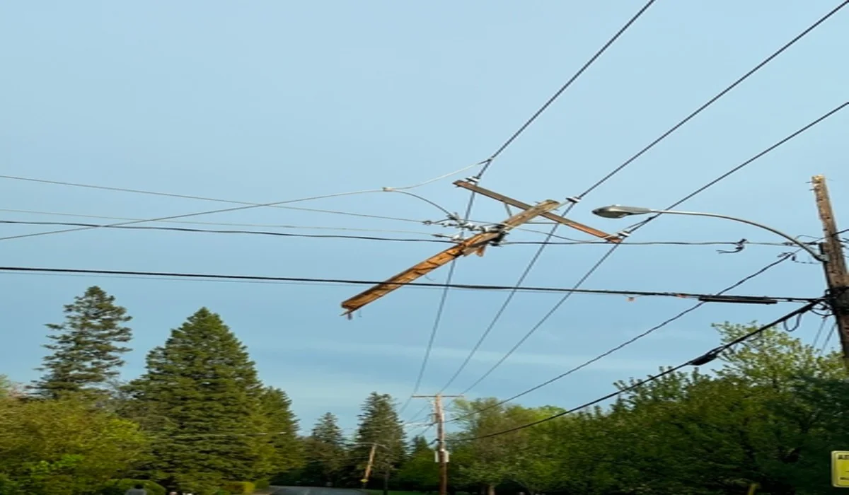 130 000+ pannes au Québec : les effets de la tempête se font encore ressentir