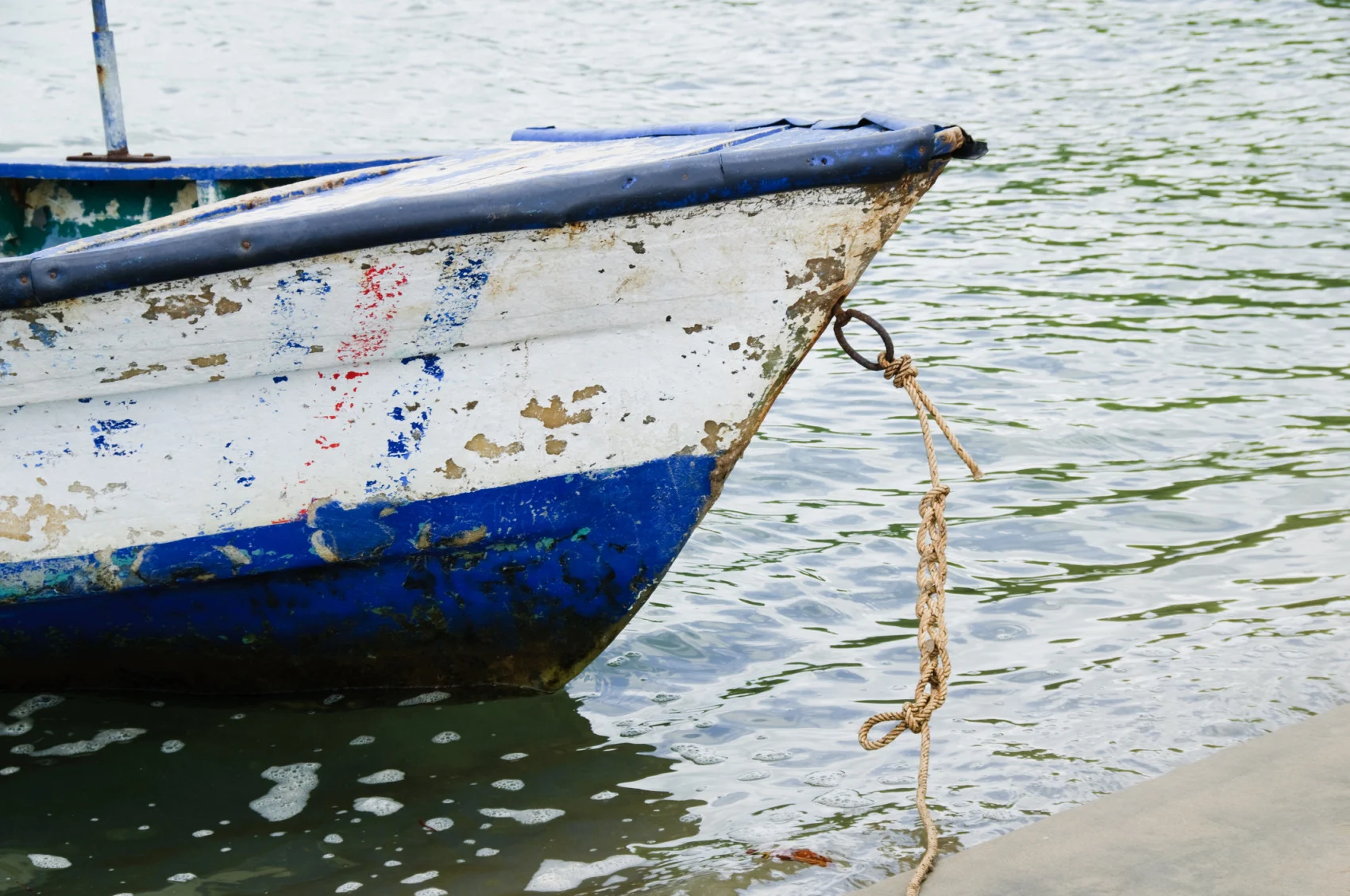 Paint particles are an “abundant” microplastic in the oceans, study finds