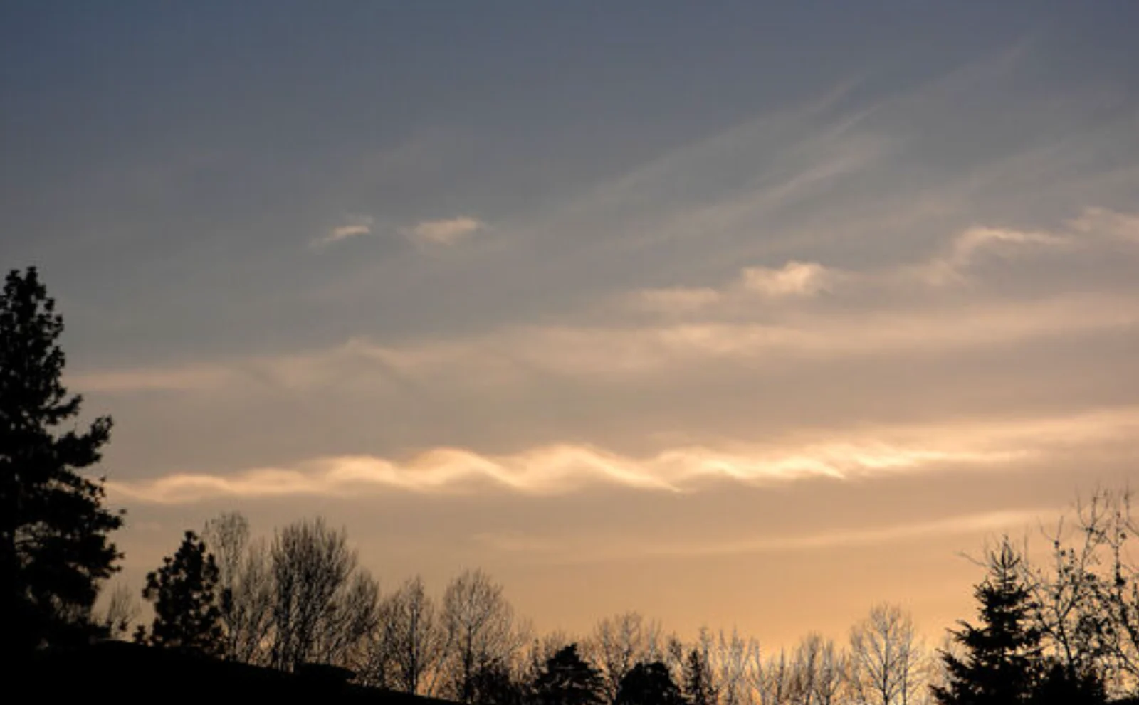 Kelvin-Helmholtz clouds over Grand Forks, B.C. Taken Feb. 7, 2023. (Alongthewaytoday Steve C/Submitted)