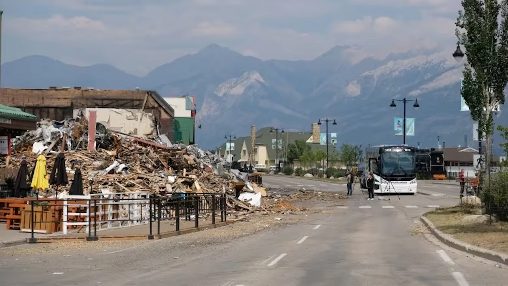 Jasper, Alta., re-entry details to be announced Monday, mayor says