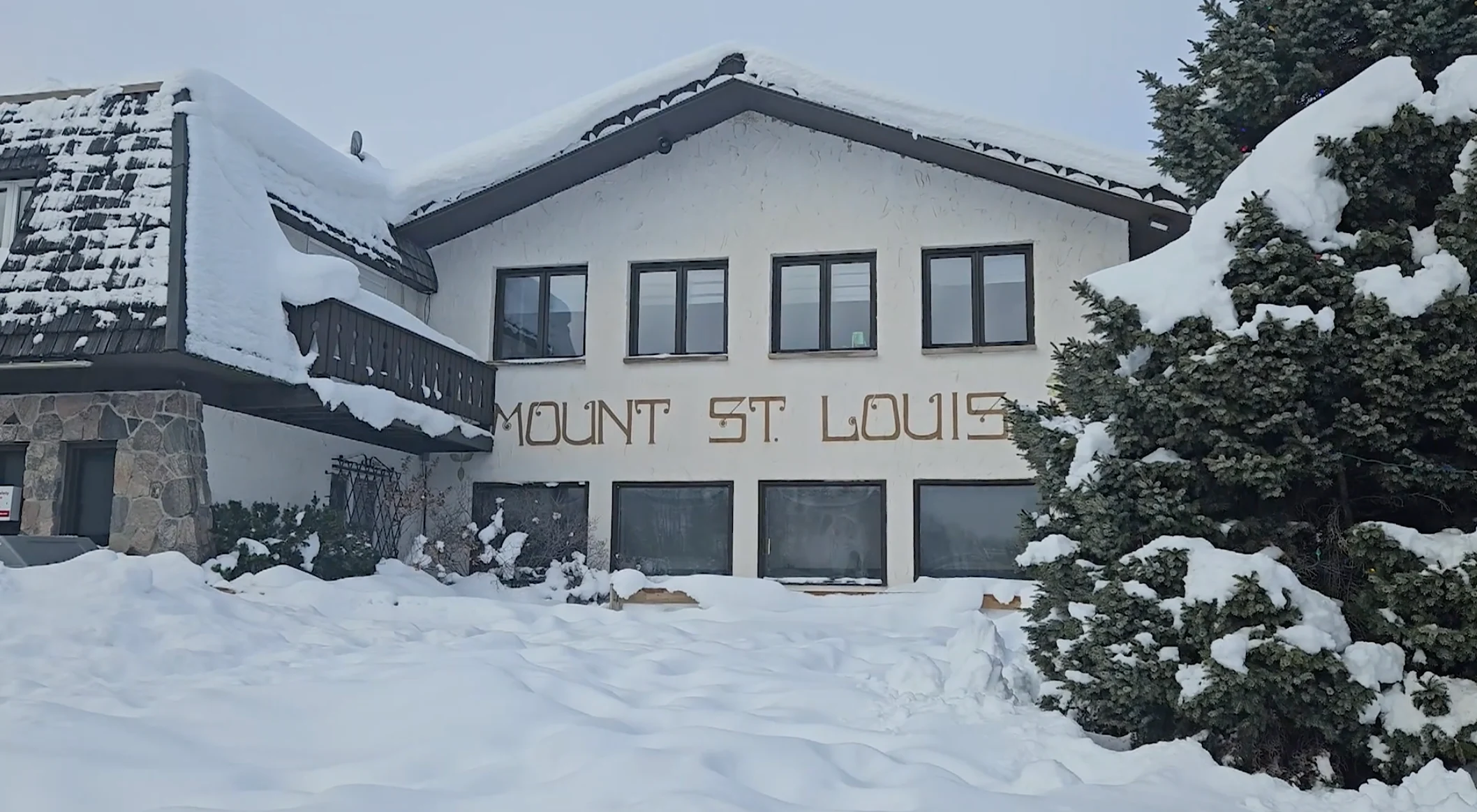TB1530: Mount St. Louis Moonstone is a southern Ontario ski resort located north of Barrie.