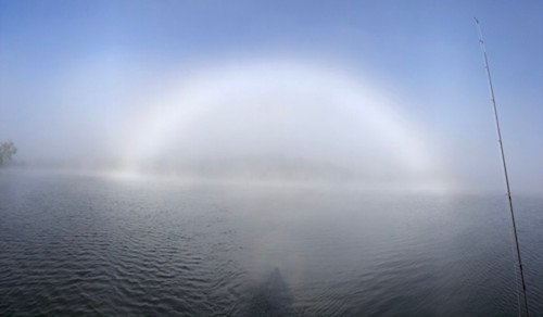 À VOIR - Un arc-en-ciel blanc traverse le ciel ! - MétéoMédia