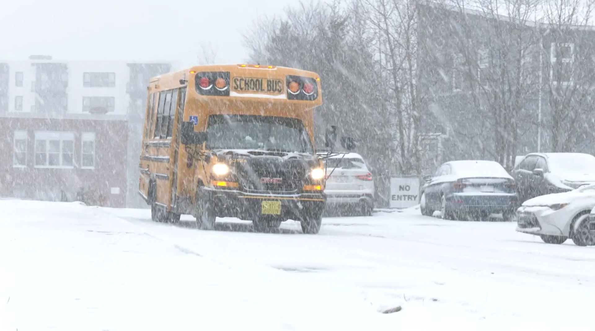 Nathan Coleman/The Weather Network: School bus in a winter storm, snowstorm, blizzard, snow, snowfall (Halifax, NS. Jan 29, 2025)