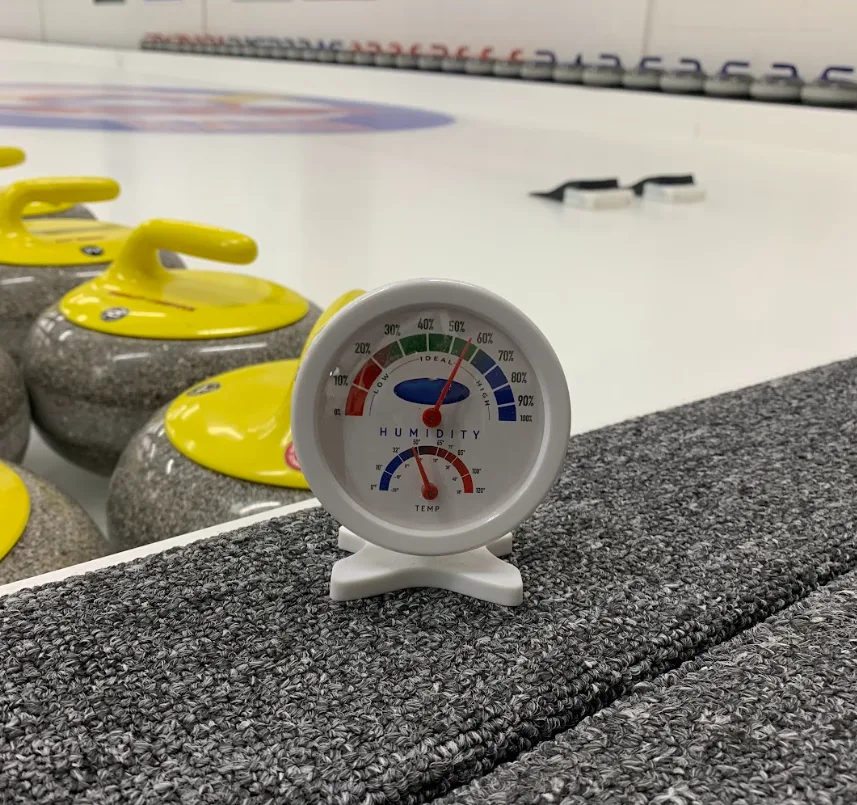 Hygrometer in a curling rink to monitor humidity (Anika Beaudry/TWN)