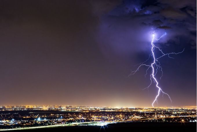 Getty Images: Intense lightning strike, thunder, storm (Stock photo)