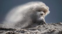 Face appears in November's stormy waves of Lake Erie