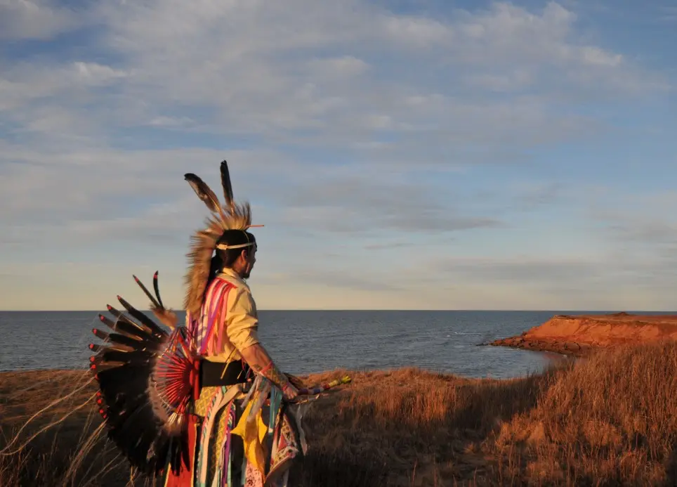 Mi'kmaq artist captures life — and the changing coastlines — on P.E.I.