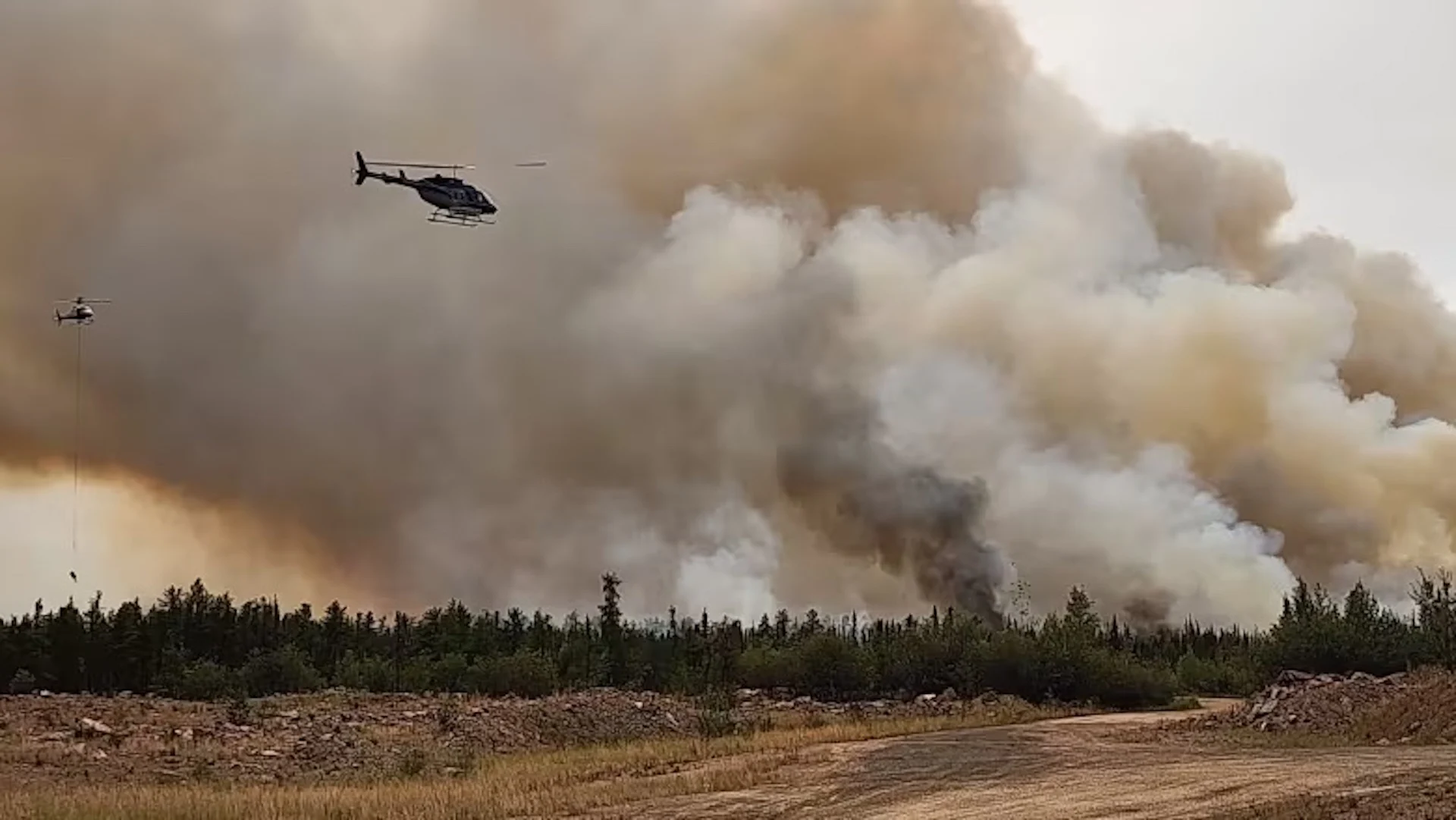 N.W.T., Yellowknife upping protection as city is surrounded by wildfires