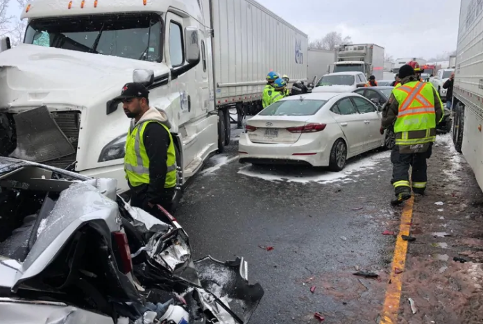 4 injured in massive Highway 401 pileup in Milton, Ont.