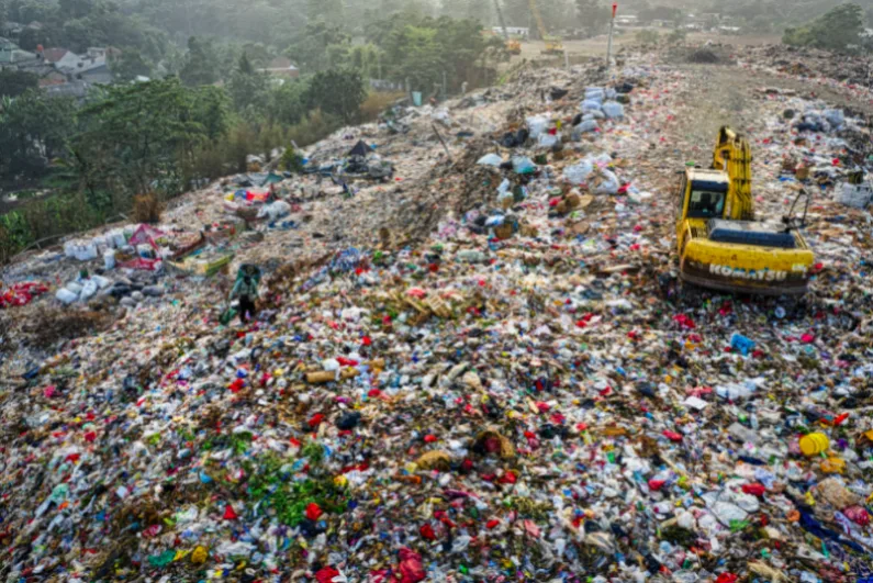 Plastic is part of the carbon cycle and needs to be in climate calculations