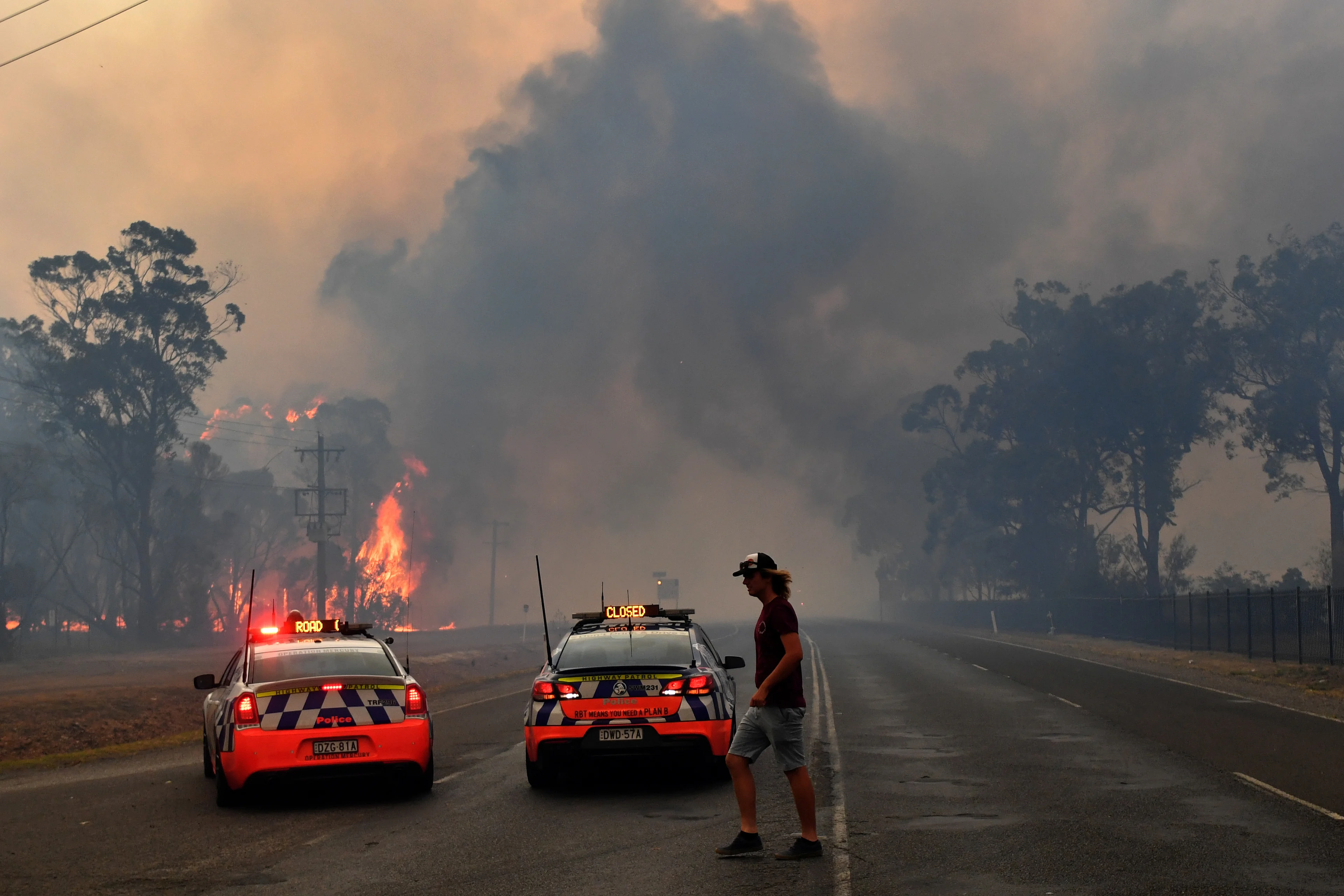 Australia fire tahmoor Dean Lewinsvia REUTERS