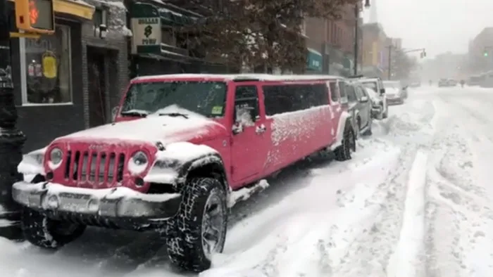 EN IMAGES – Le nord-est des États-Unis croule sous la neige