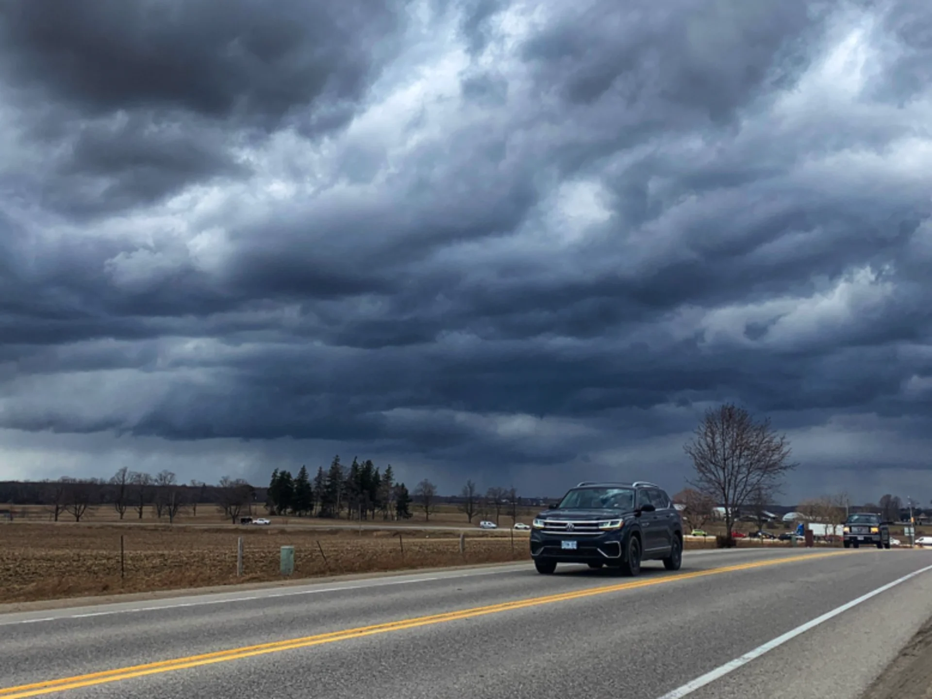 Beware: This heat and humidity is fuelling a thunderstorm threat in Ontario today. Threat for heavy rain, strong winds, and even tornadoes. Details, here