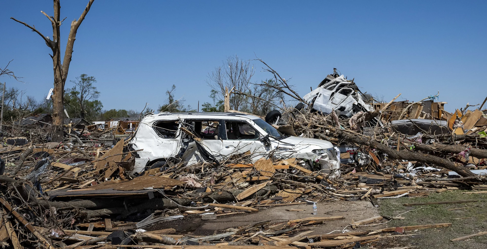 Stuck in your car during a tornado? Here’s what you should do