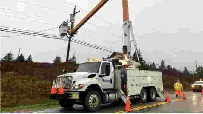 CBC: It could be hours before thousands have their power restored. (Paul Palmeter/CBC)