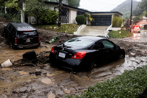 Lingering atmospheric river soaks California, threatens more flooding ...