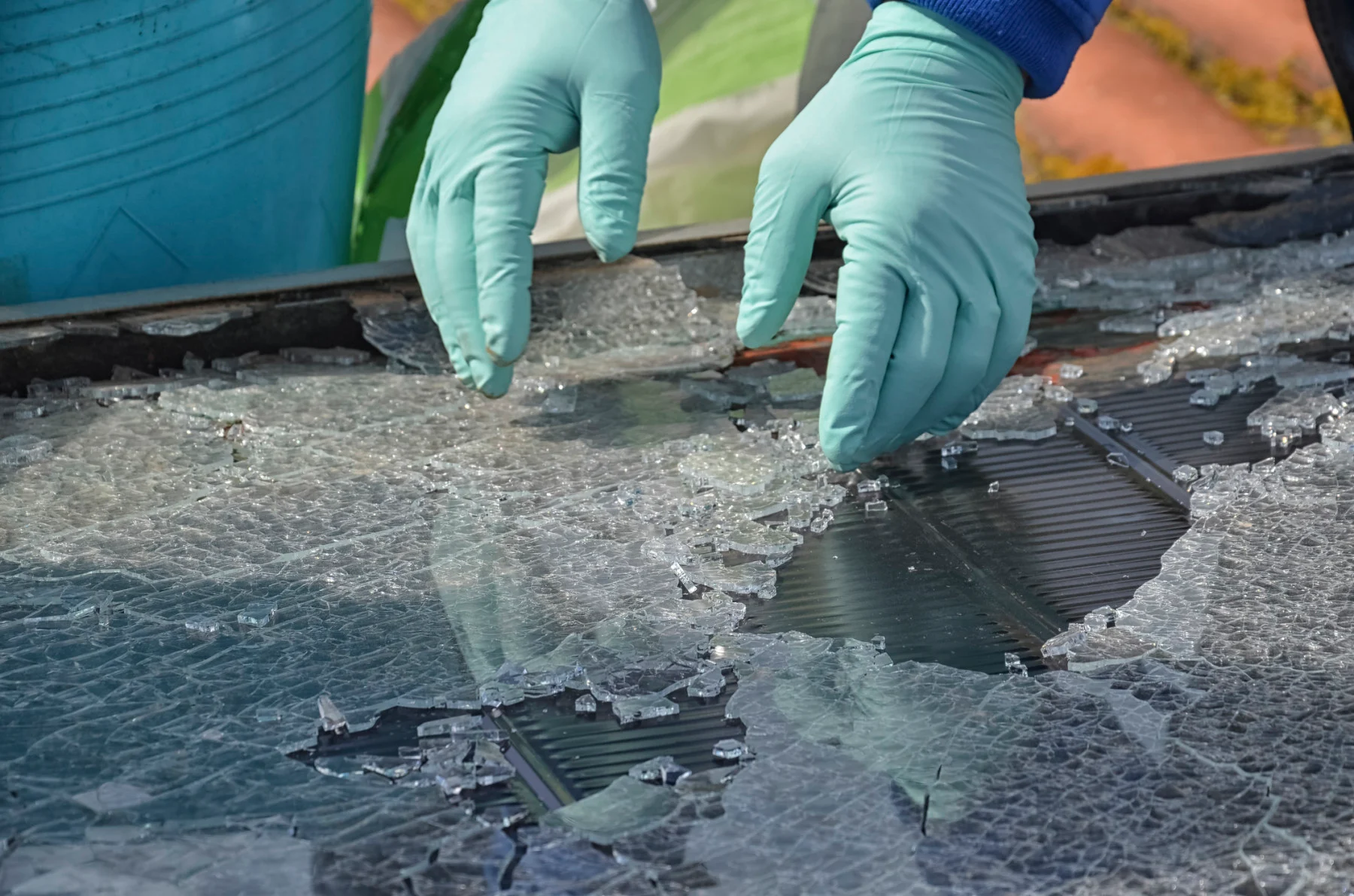 broken solar panel (Lineas 1703/ iStock/ Getty Images Plus)