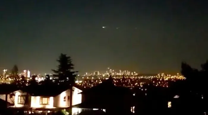 Suspected space junk from satellite launch puts on light show over southern B.C.