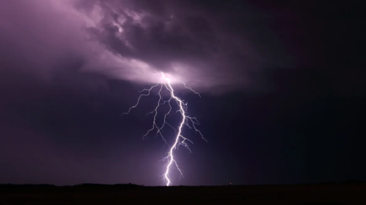 IN PHOTOS: Wicked light show as overnight storms lash Ontario