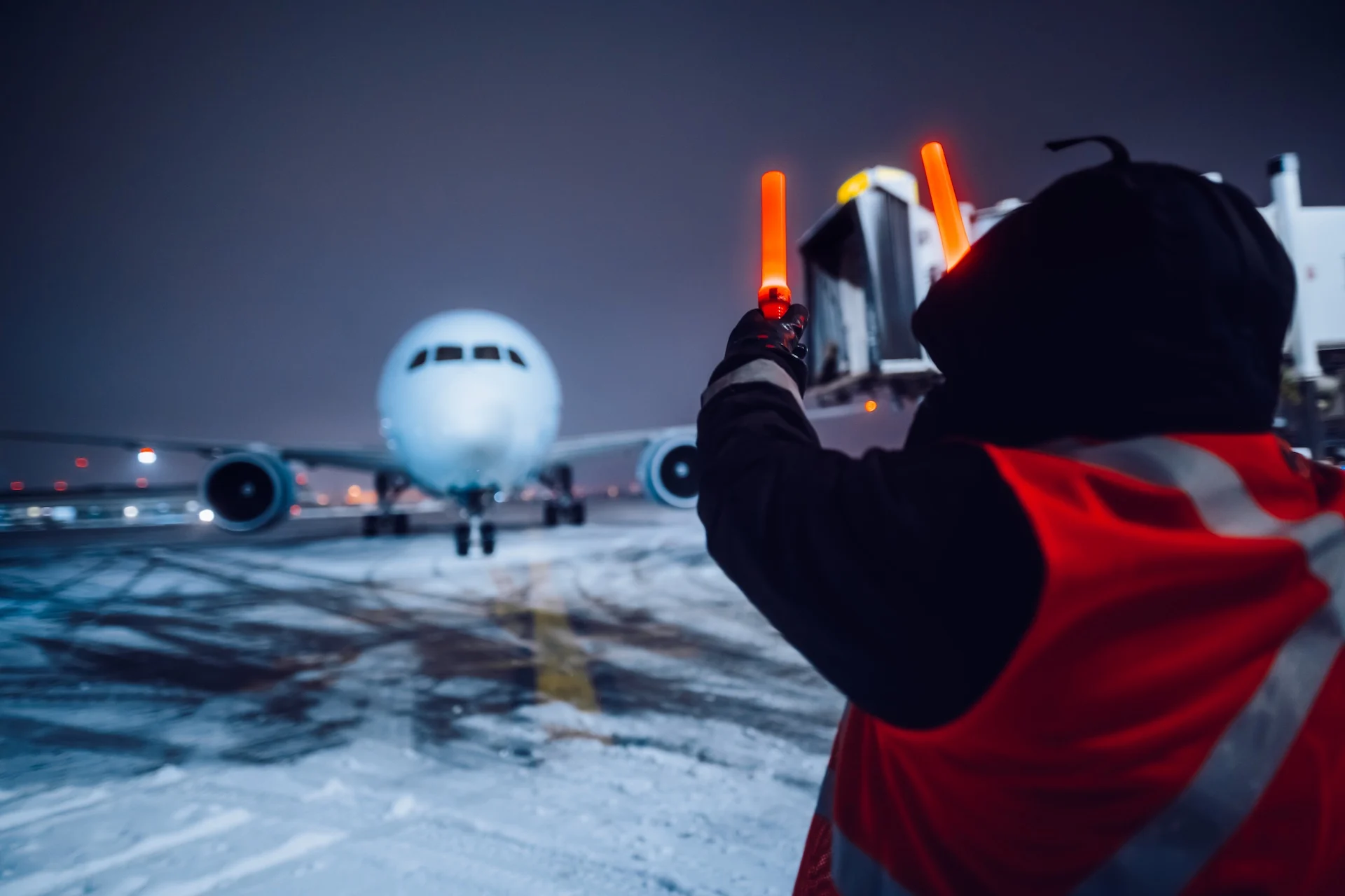 How one of Canada's busiest airports navigates tough winter weather