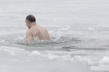 Polar plunge: How an icy dip could unlock health benefits