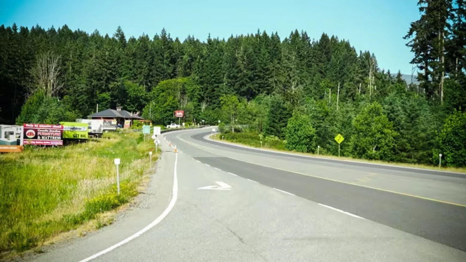 Highway 4 on Vancouver Island closed on Boxing Day because of rockfall