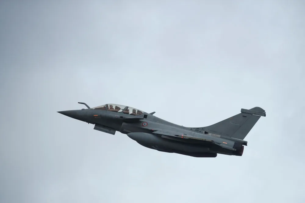 FILE PHOTO: A Rafale fighter jet, manufactured by Dassault Aviation, takes off at Saint-Dizier Air Base as the French Air Force celebrates 20,000 days of uninterrupted nuclear warning and the completion of a new round of Strategic Air Force (SAF) modernization in Saint-Dizier, France, October 4, 2019. REUTERS/Benoit Tessier/Filke Photo